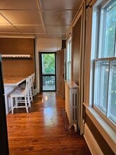 11 N Clover St, Unit 2 in Poughkeepsie, NY - Foto de edificio - Building Photo