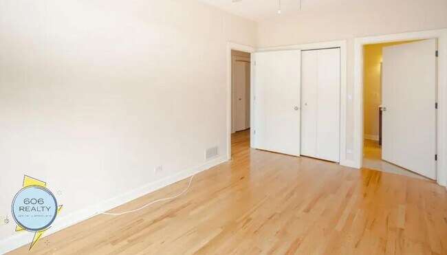 3349 N Clark St, Unit 1SW in Chicago, IL - Building Photo - Building Photo