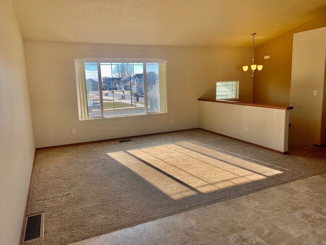 1818 W Maxine Ave in Spokane, WA - Building Photo - Building Photo