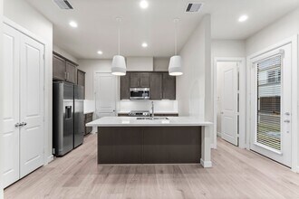 5905 Haring Ln in Houston, TX - Building Photo - Building Photo