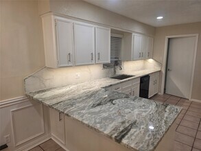 1107 Manatee Ln in Houston, TX - Building Photo - Building Photo