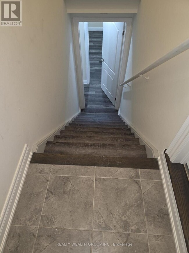 7 Sinatra St in Brampton, ON - Building Photo - Building Photo