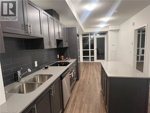 461 Green Rd in Hamilton, ON - Building Photo - Building Photo