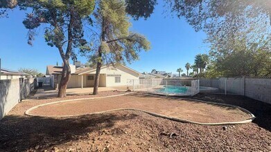 7113 Pinelake Rd in Las Vegas, NV - Building Photo - Building Photo