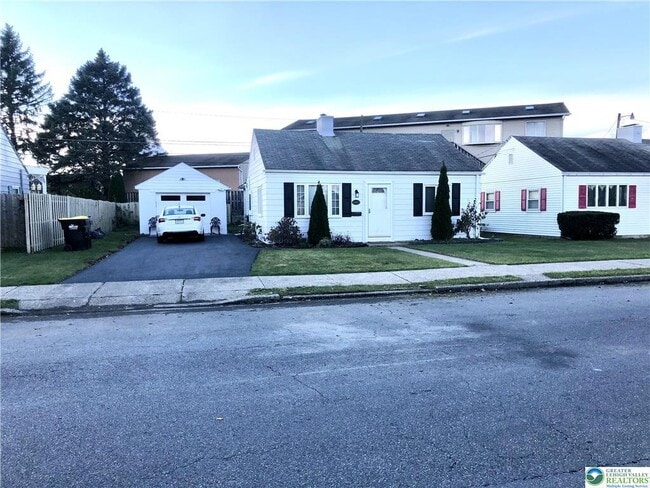 2115 Livingston St in Bethlehem, PA - Building Photo - Building Photo