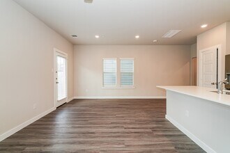 18330 W Centro Cir in Shenandoah, TX - Building Photo - Building Photo