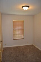 6451 Buena Vista St in San Antonio, TX - Building Photo - Building Photo