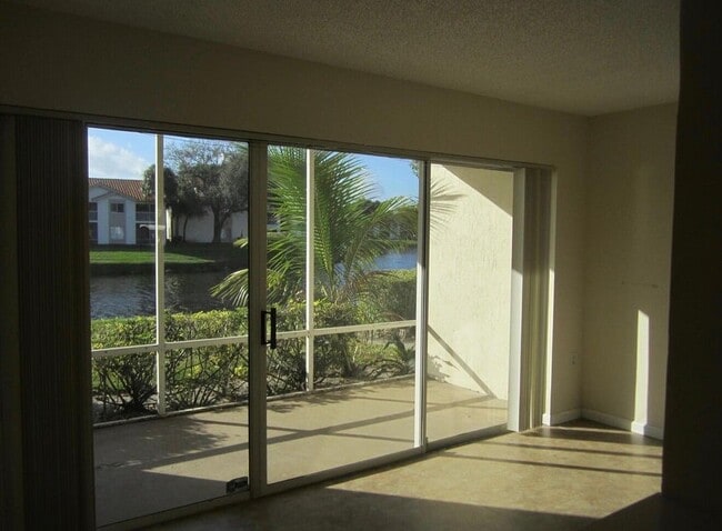 7103 Glenmoor Dr in West Palm Beach, FL - Building Photo - Building Photo