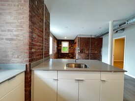 634 Selden St Apartamentos