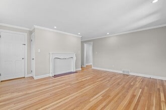 9 Home Ave in Natick, MA - Building Photo - Building Photo