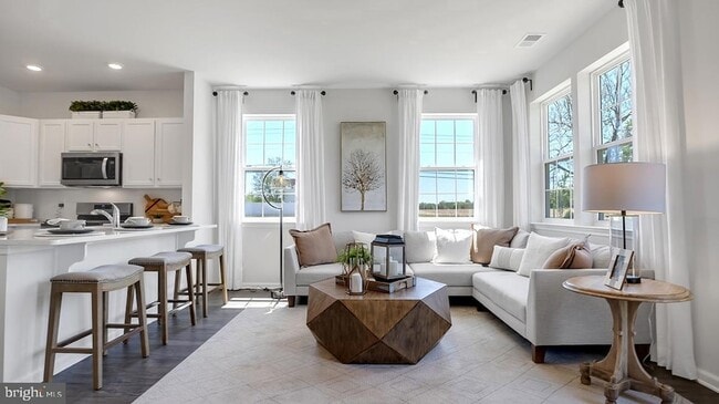 57 Arlotta St in Glassboro, NJ - Foto de edificio - Building Photo