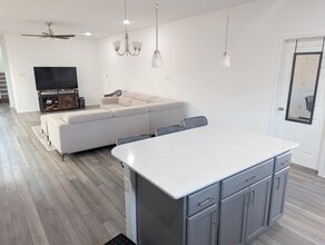 12815 Gilliland Ln in Manor, TX - Building Photo - Building Photo