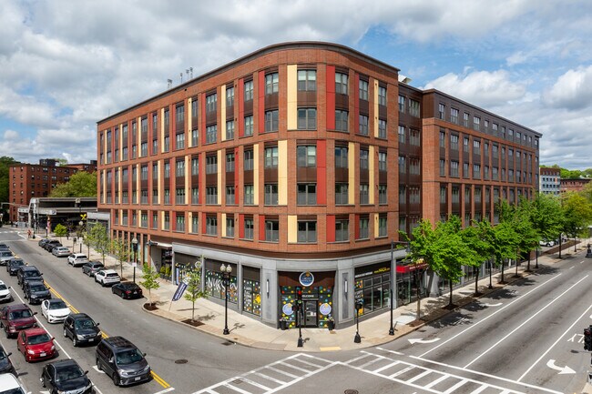 225 Centre in Boston, MA - Foto de edificio - Building Photo