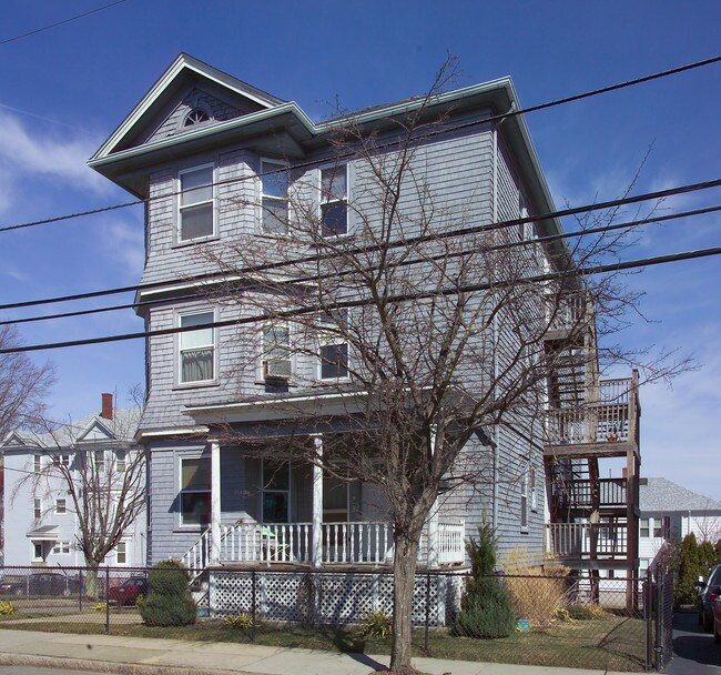102 Osborn St in Fall River, MA - Foto de edificio - Building Photo