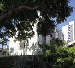 Liholiho Townhouses in Honolulu, HI - Foto de edificio - Building Photo