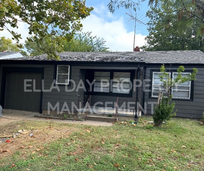 property at 2512 S Ellis St