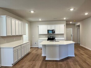 2913Firefly Drive in Yukon, OK - Building Photo - Building Photo
