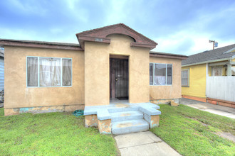 3828 Goldwyn Ter in Culver City, CA - Building Photo - Building Photo