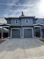 63282 N W Ski Ln in Bend, OR - Building Photo