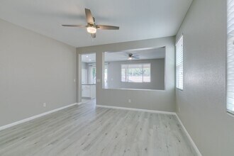 10928 Sutter Hills Ave in Las Vegas, NV - Building Photo - Building Photo