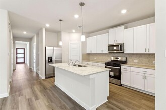 18099 Martin Pines Dr in Conroe, TX - Building Photo - Building Photo