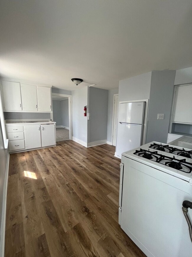 property at 410 S Excelsior Ave
