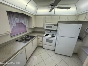 171 Cape Shores Cir in Cape Canaveral, FL - Building Photo - Building Photo