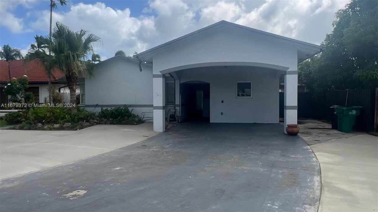 4740 SW 142nd Ave in Miami, FL - Building Photo