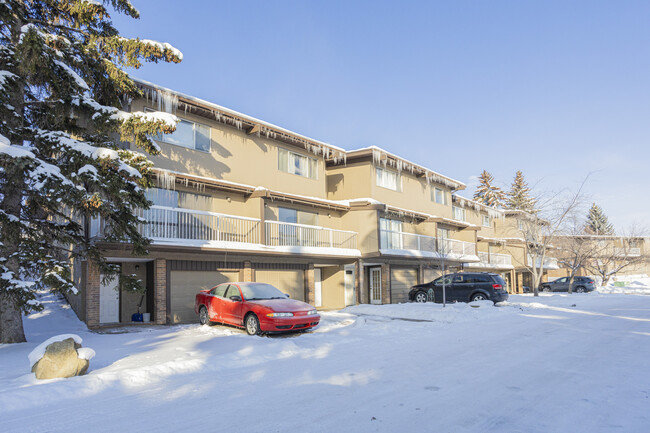 Huntington Ridge in Calgary, AB - Building Photo - Building Photo