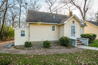 92 Coleman St in Edison, NJ - Building Photo - Building Photo