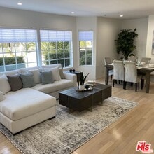 2222 Neilson Wy in Santa Monica, CA - Foto de edificio - Building Photo