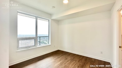 5105 Hurontario St in Mississauga, ON - Building Photo - Building Photo