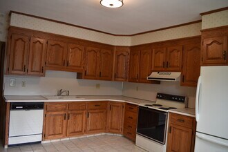 158 Martone St in Waterbury, CT - Building Photo - Building Photo