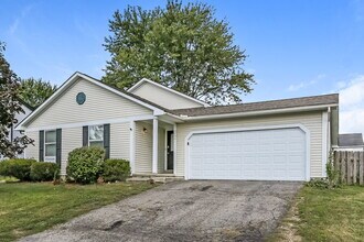 5744 Morningstar Dr in Galloway, OH - Building Photo - Building Photo