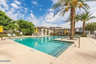 17243 N 10th St in Phoenix, AZ - Building Photo - Building Photo
