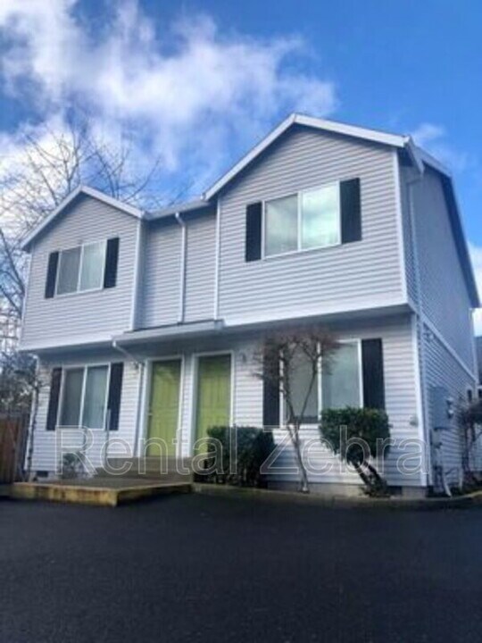 6702 SE 80th Ave in Portland, OR - Building Photo