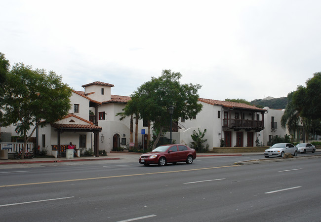 El Carrillo Apartments