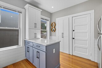 663 Adams St, Unit 3 in Boston, MA - Building Photo - Building Photo