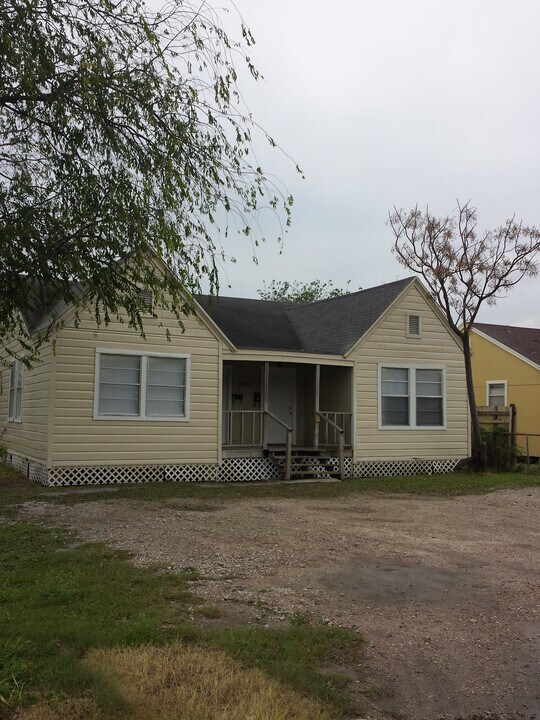 3143 Magnolia, Unit b, in Corpus Christi, TX - Building Photo