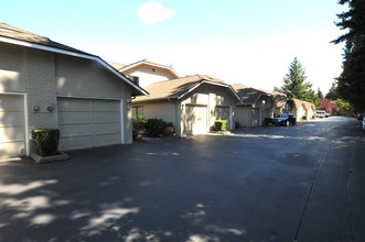 Wind & Wood Apartments in Edmonds, WA - Building Photo - Building Photo