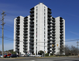 Lakewood Plaza Apartamentos