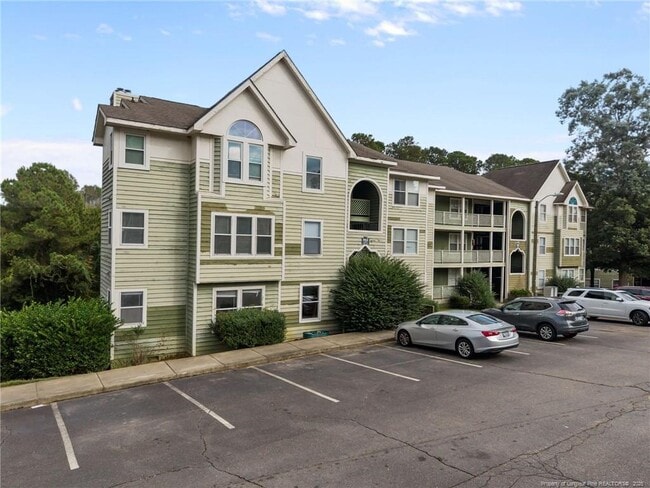 962 Stewarts Creek Dr in Fayetteville, NC - Building Photo - Building Photo