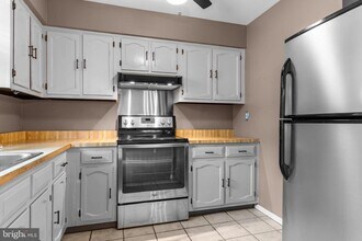 435 N Mt Vernon Cir in Bensalem, PA - Building Photo - Building Photo