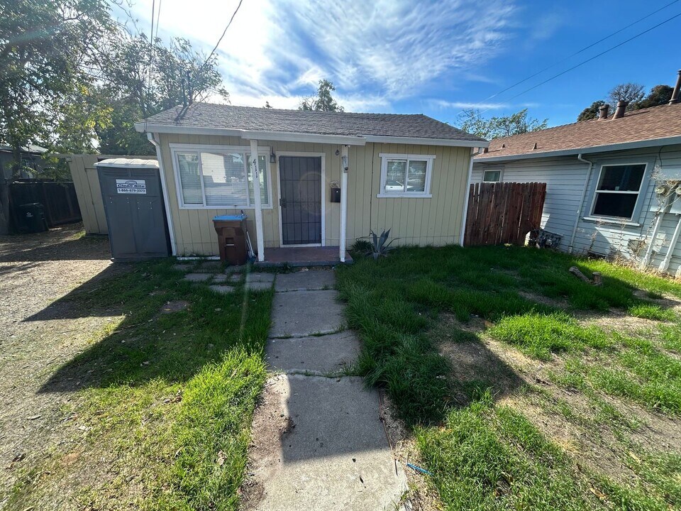 411 W 19th St in Antioch, CA - Building Photo