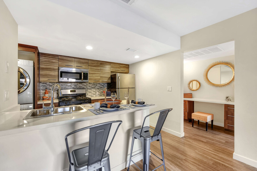 The Lexington Apartment Homes in Agoura Hills, CA - Foto de edificio