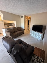 22 SE 3rd Terrace in Dania Beach, FL - Building Photo - Building Photo