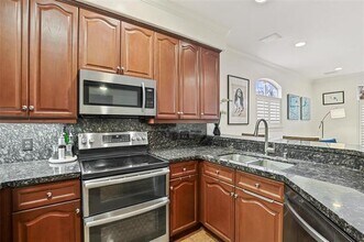 3811 Travis St in Dallas, TX - Building Photo - Building Photo