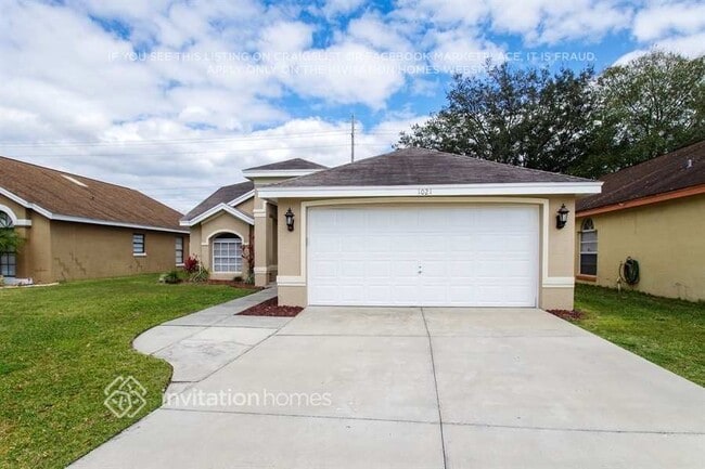 1021 Kelly Creek Cir in Oviedo, FL - Foto de edificio - Building Photo