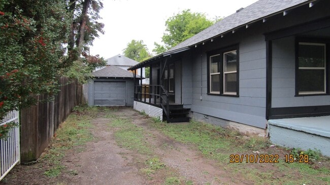 property at 704 NW Arlington Ave