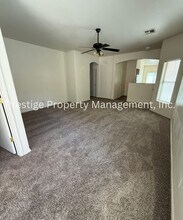 135 E Calle Puente Azul in Sahuarita, AZ - Building Photo - Building Photo